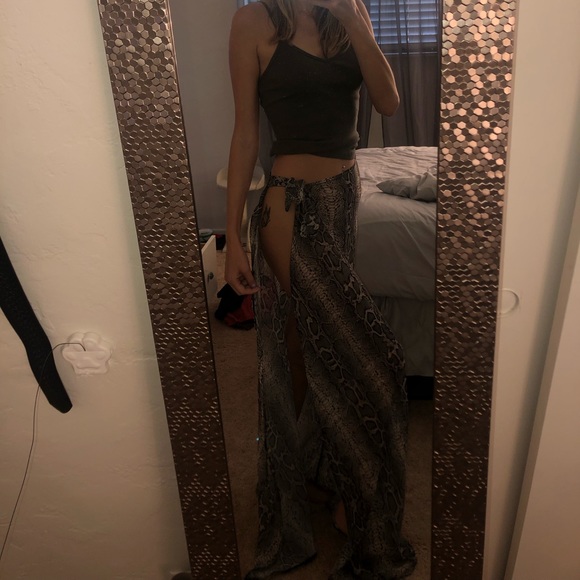 🐍Grey chiffon snake skin print beach maxi skirt🐍 - Picture 3 of 3
